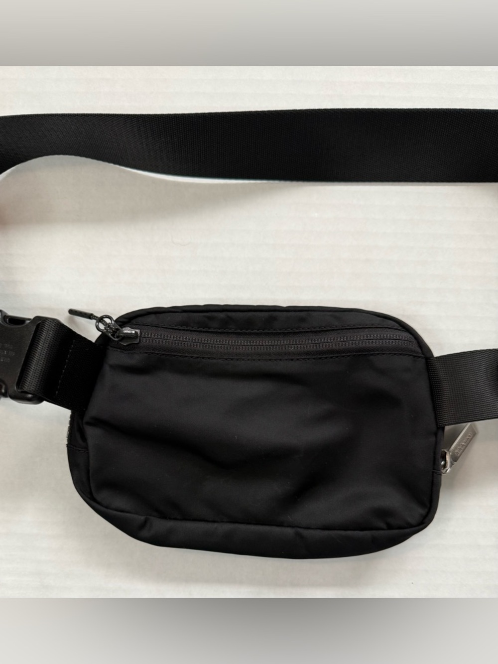 Lululemon Everywhere Belt Bag Black - Picture 3 of 7